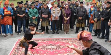 Panglima Besar Hulubalang LAMR Hadiri Pelepasan Komjen Herry Heryawan, Apresiasi Pelestarian Budaya Melayu dan Green Policing