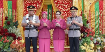Kental Nuansa Melayu, Kapolda Riau Irjen Pol Arman Achdiat Awali Tugas dengan Tepuk Tepung Tawar