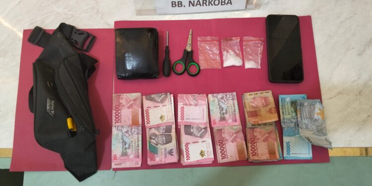 Polsek Tambusai Utara Tangkap Pengedar Sabu di Mahato, Sita 7,215 Gram dan Uang Rp5 Juta