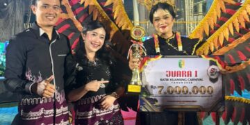 Polres Kuansing Raih Juara 1 Batik Carnival Semarak HUT Kuansing ke-27