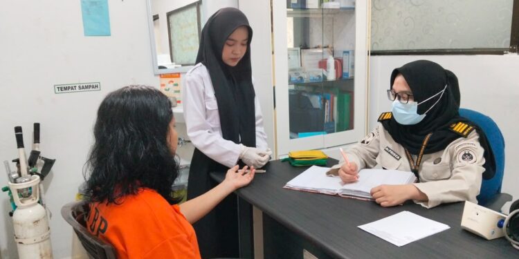 Jaga Kesehatan Warga Binaan, Lapas Perempuan Pekanbaru Rutin Gelar Pemeriksaan Kesehatan