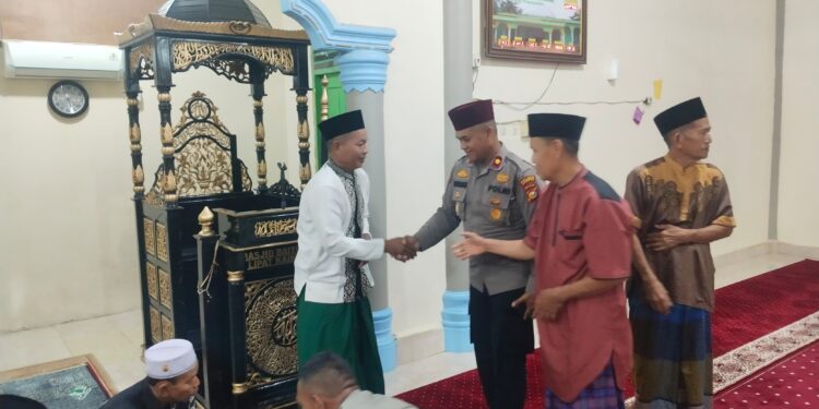 Subuh Keliling di Masjid Baitul Huda, Kapolsek Kampar Kiri Perkuat Silaturahmi dan Sinergi dengan Masyarakat