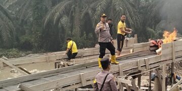 Polsek Singingi Tertibkan Dua Rakit PETI di Desa Sungai Bawang