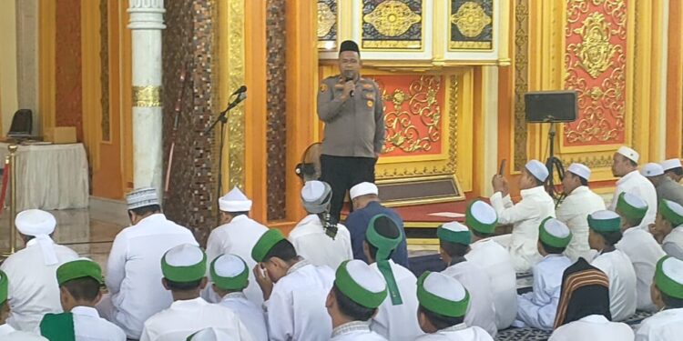 Kapolsek Kepenuhan Gelar Jumat Keliling, Imbau Warga Cegah Karhutla dan Penyalahgunaan Narkoba