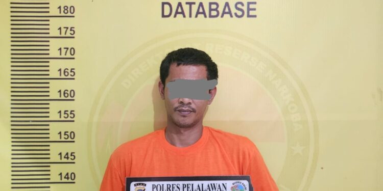 POLRES PELALAWAN GEREBEK KONTRAKAN, PEMUDA ASAL JAKARTA DITANGKAP SAAT NYABU