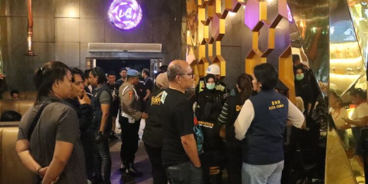 Polres Dumai Bersama Tim Gabungan Gelar Razia Sarang Narkoba, 19 Orang Jalani Tes Urine