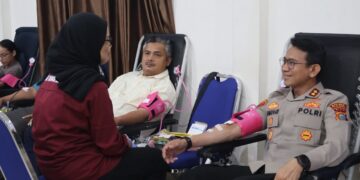 SETETES DARAH UNTUK SESAMA, POLRES PELALAWAN GELAR DONOR DARAH HUT HUMAS POLRI KE-75