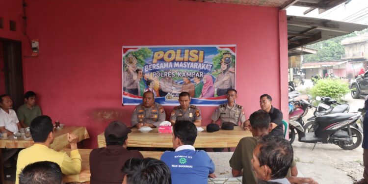 Polisi Bersama Masyarakat: Dari Kedai Jadi Tempat Berbagi  Aspirasi dan Pesan Keamanan