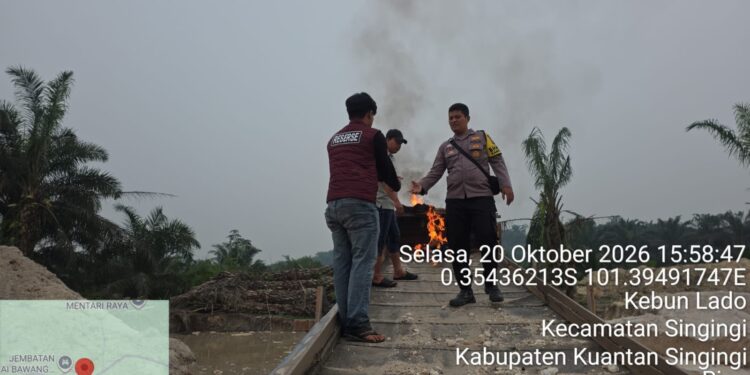 Polsek Singingi Tindak Lanjut Pengaduan Masyarakat Melalui Layanan Kepolisian 110, Dua Rakit Peti Ditindak