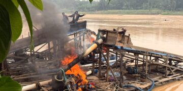 Polsek Cerenti Tertibkan 8 Rakit PETI di Sungai Batang Kuantan, Kecamatan Inuman