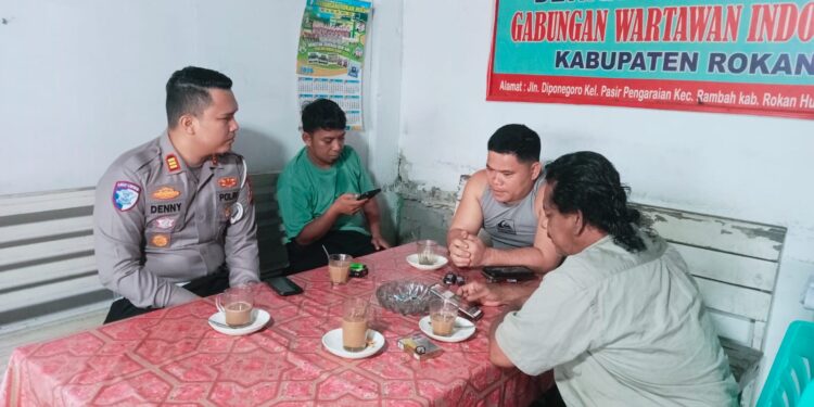 Ngopi Kamseltibcar Lantas di Rambah, Kasatlantas Polres Rohul Ajak Masyarakat Utamakan Keselamatan