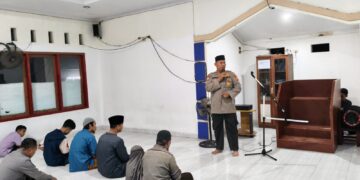 Polisi Bersama masyarakat. Kolaborasi Sulingmas Polsek Perawang bersama Bikers Subuh Perawang
