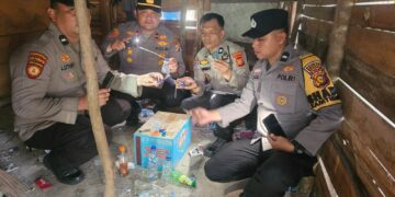 Cegah Penyalahgunaan Narkoba, Polsek Bangkinang Barat Razia Lokasi Dugaan Sarang Narkotika di Desa Silam