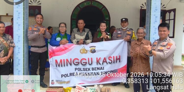 Polsek Benai Gelar Minggu Kasih di Gereja GPIB Marturia, Salurkan Bantuan Sembako kepada Jemaat