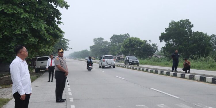 Kapolres Kampar Pimpin Langsung Strong Point Pengaturan Lalu‑Lintas Depan SMPN 2 Tambang