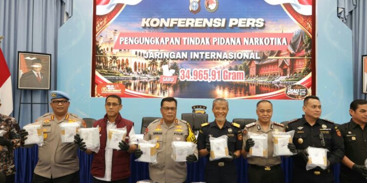 Polda Riau Gagalkan Peredaran 34,9 Kg Sabu, Lima Tersangka Ditangkap