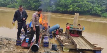 Polsek Kuantan Tengah Tertibkan Dua Unit PETI Ilegal di Aliran Sungai Kuantan