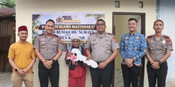 Sentuhan Hati Polisi Bersama Masyarakat, Kapolres Kampar Serahkan Rumah Layak Huni untuk Ibu Suraya Lansia 73 Tahun