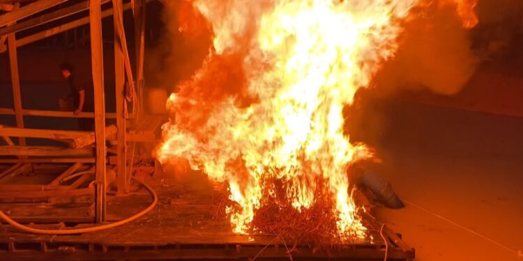 Polsek Kuantan Hilir Tertibkan Aktivitas PETI di Desa Rawang Ogung, Empat Rakit Dimusnahkan