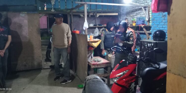 Patroli Gabungan Jelang HUT ke-27 Rohul, Petugas Amankan Tuak dan Dua Wanita di Ujung Batu