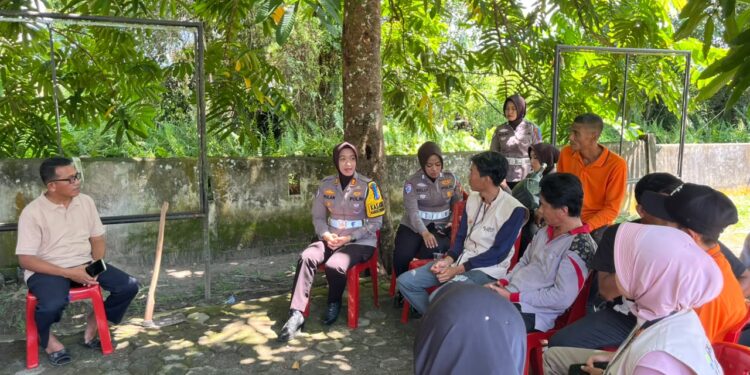 Giat Grebek Kampung Satlantas Polres Kampar, Gotong‑royong Bersih Lingkungan Sekaligus Sosialisasi Operasi Patuh Lancang Kuning