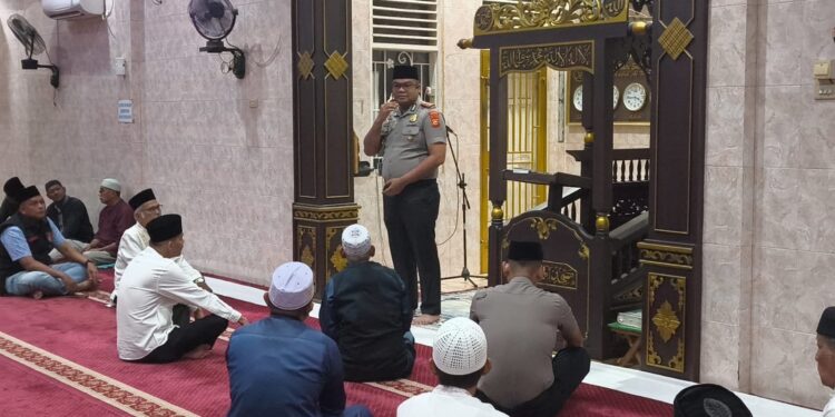 Wujud Polisi Bersama Masyarakat, Kapolres Kampar Pimpin Sholat Subuh Keliling di Bangkinang Kota
