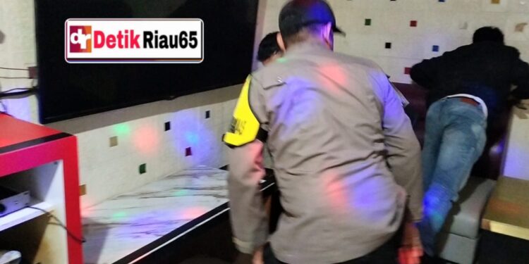 Polsek Tualang Hadir untuk Masyarakat, Razia Antinarkoba Sasar Karaoke dan Warung